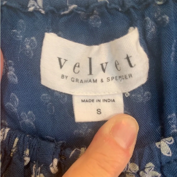 Velvet by Graham and Spencer Blue and White Flower Blouse - Picture 3 of 5